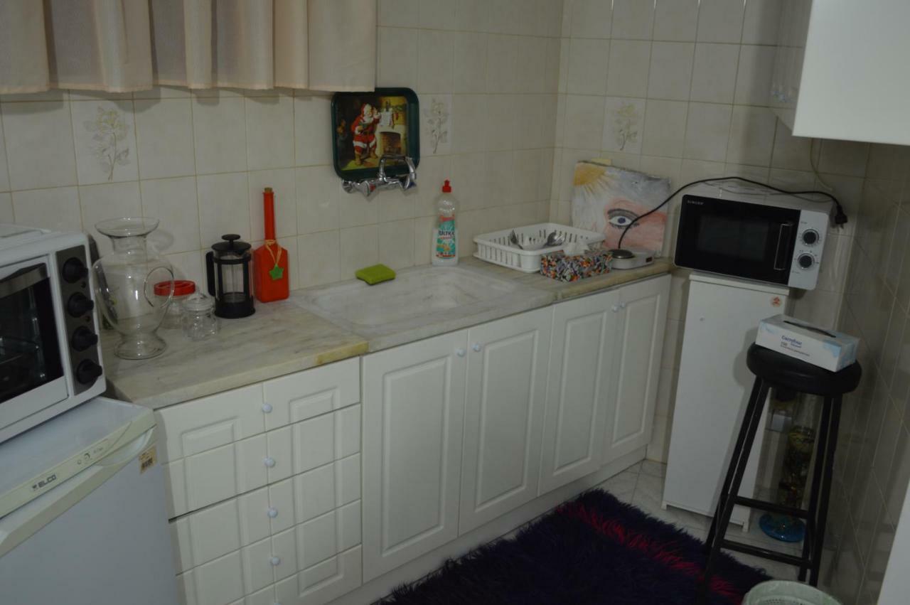 Apartment In The Center Of Aigio F Exteriör bild
